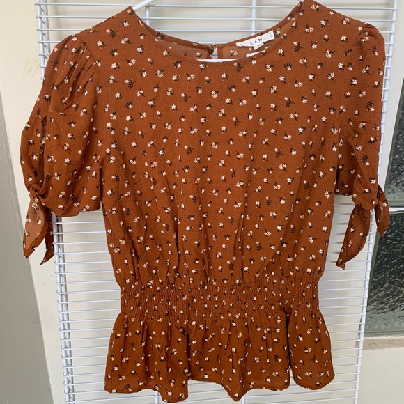 E&m floral top - Picture 1 of 3